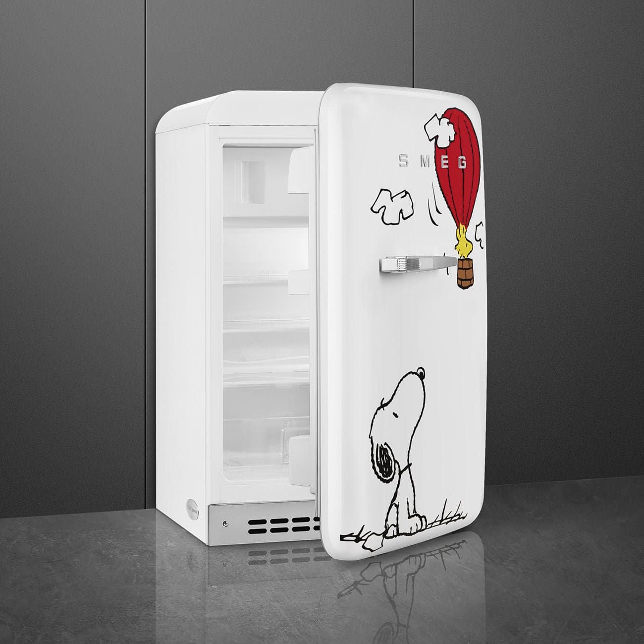 Frigider Smeg 50' Style Snoopy FAB10RDSN5 2
