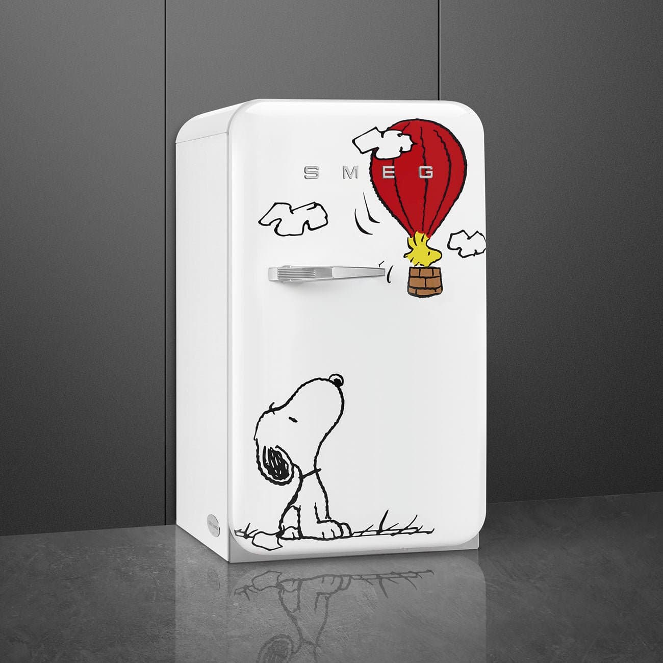 Frigider Smeg 50' Style Snoopy FAB10RDSN5 4