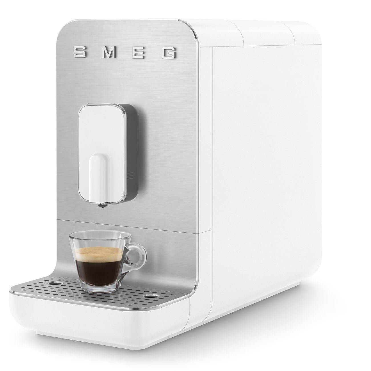 Espressor Smeg BCC01WHMEU 3