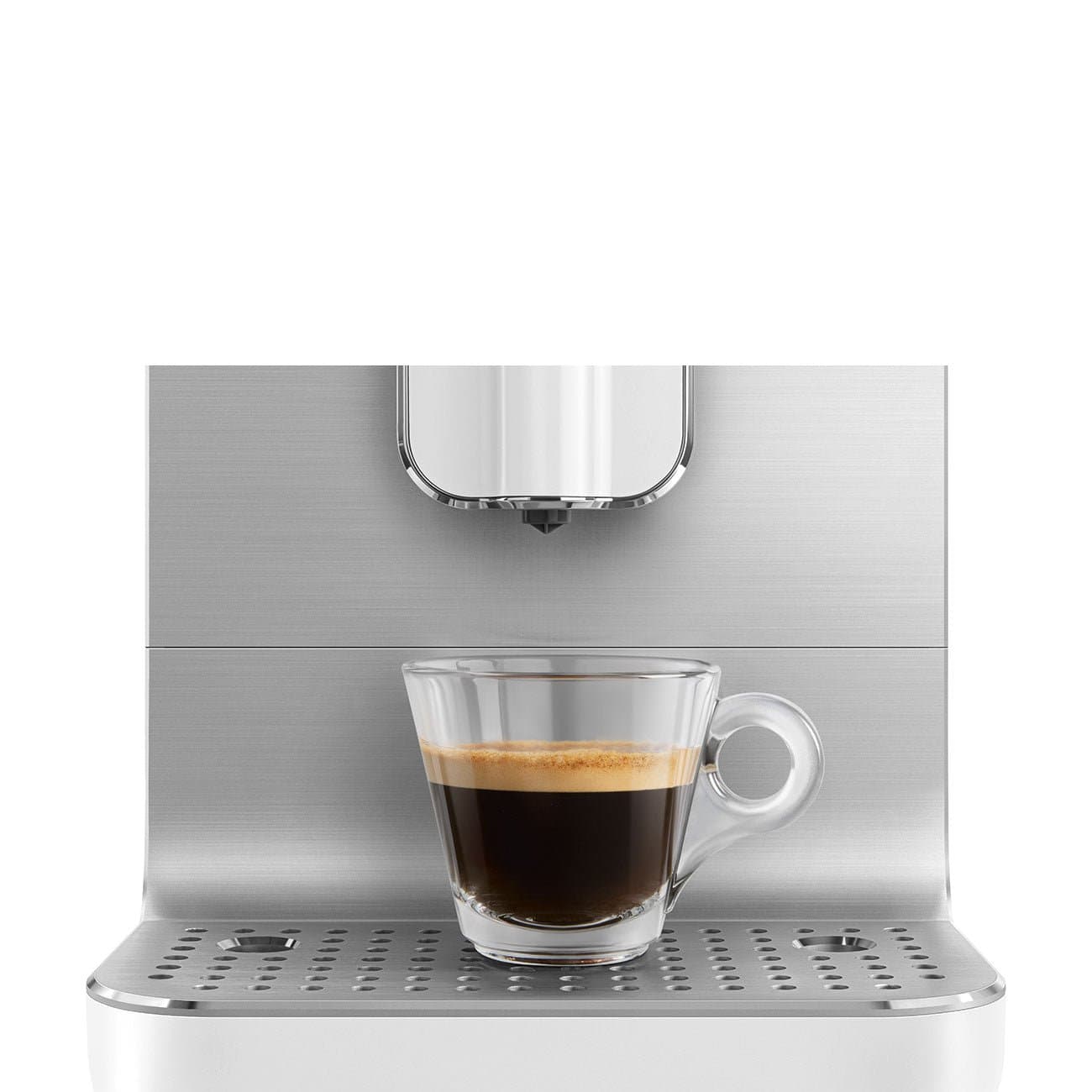 Espressor Smeg BCC01WHMEU 5